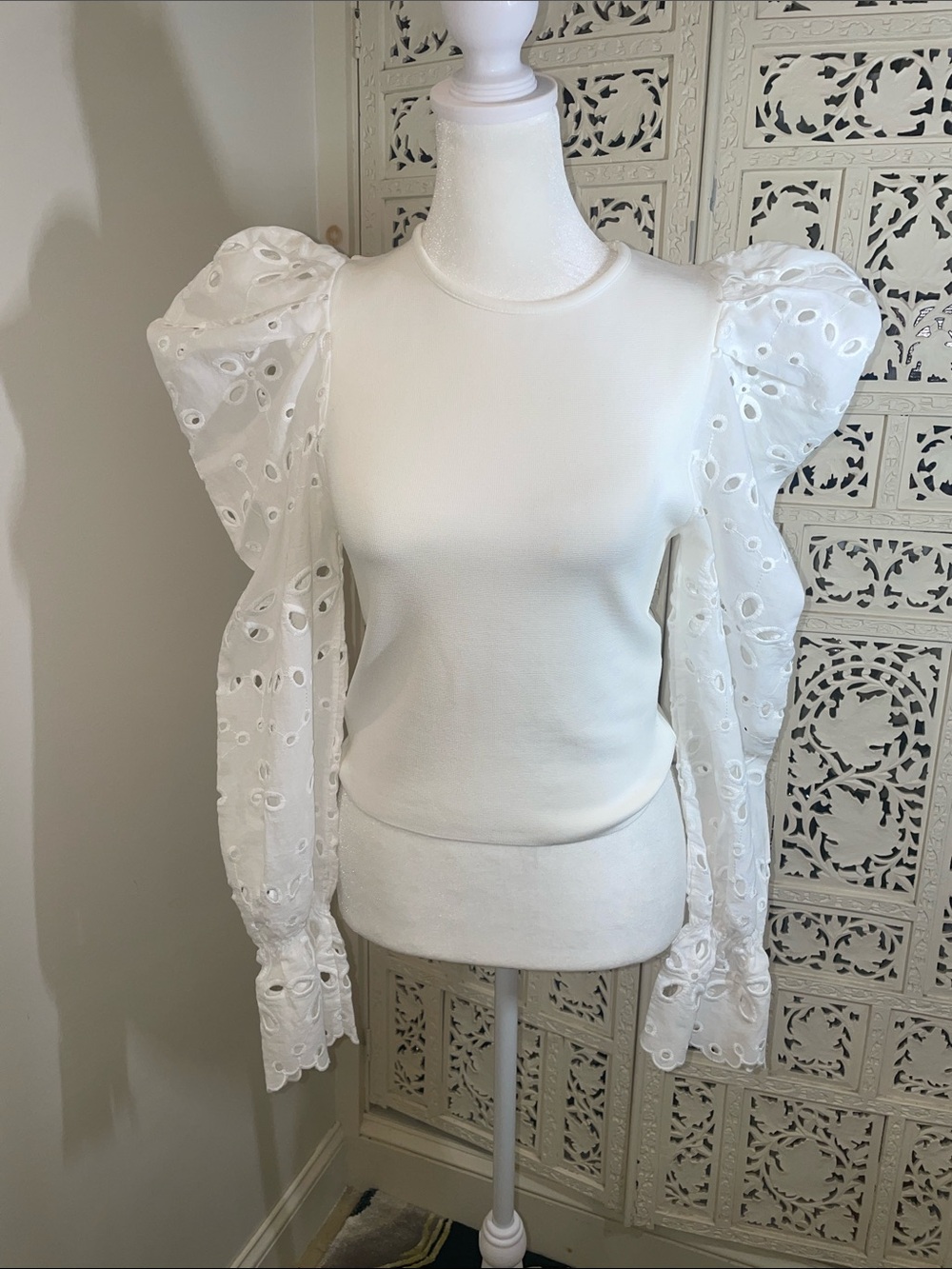 Zara White Eyelet Puff-Sleeve Top with Scalloped Cuffs